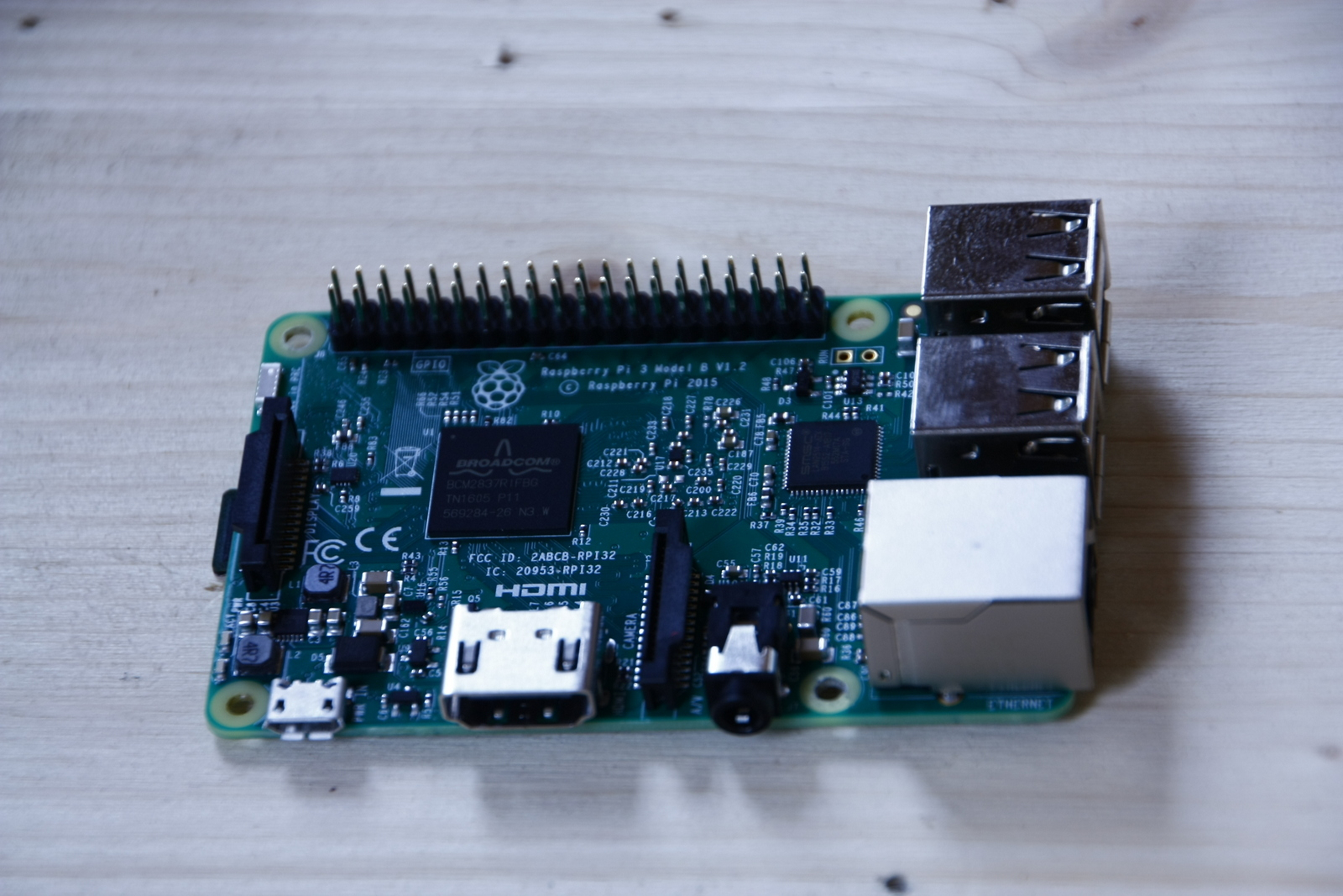 Multimédia center with Raspberry Pi 3 Multimédia center with Raspberry Pi 3